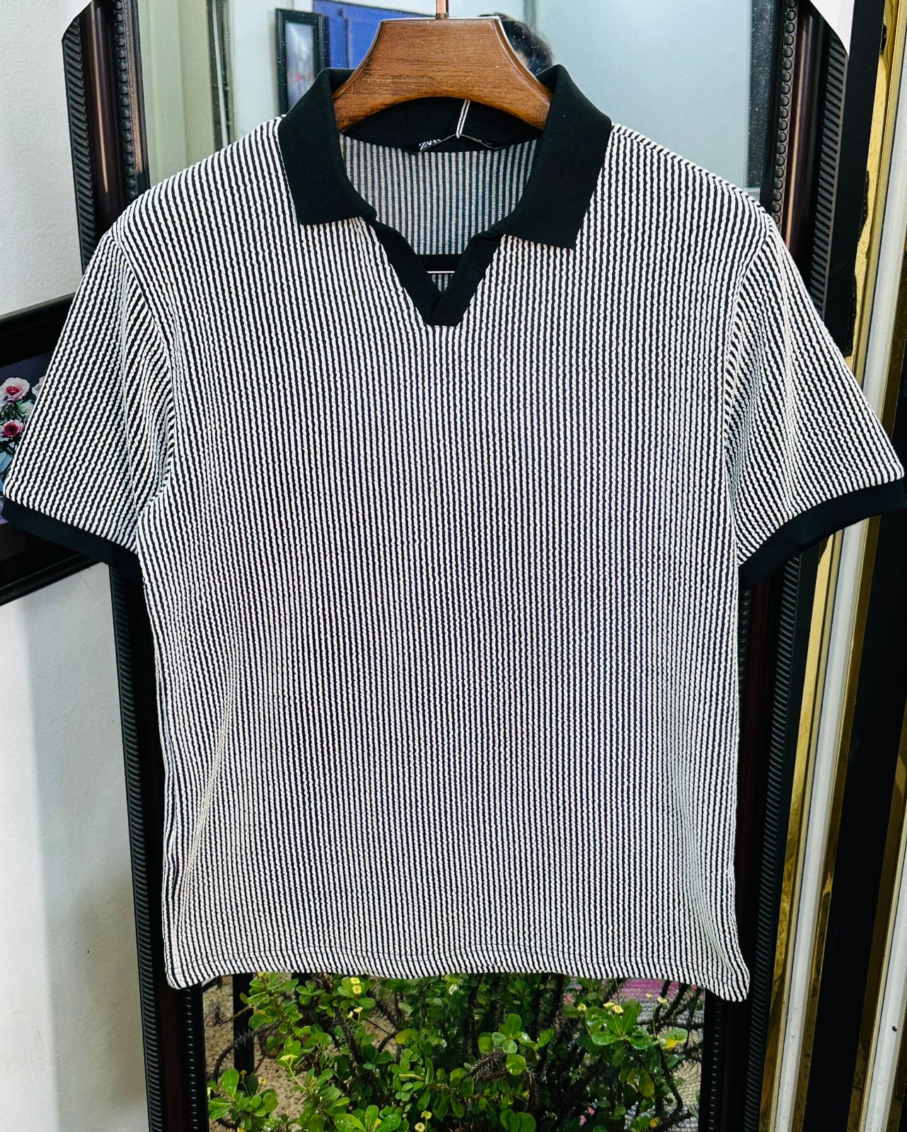 mens old money polo T-shirt black and white